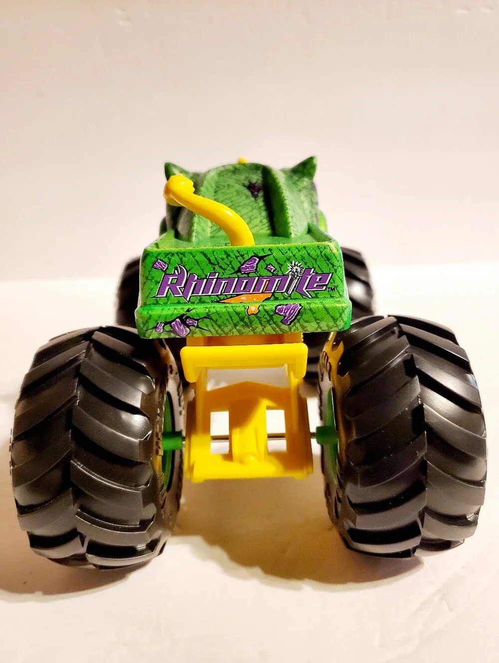 Hot Wheels Monster Trucks 1:24 Scale Rhinomite Green Die-Cast Mattel Toy Truck